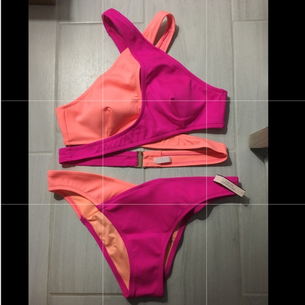 Victoria’s Secret Scoop Bikini L